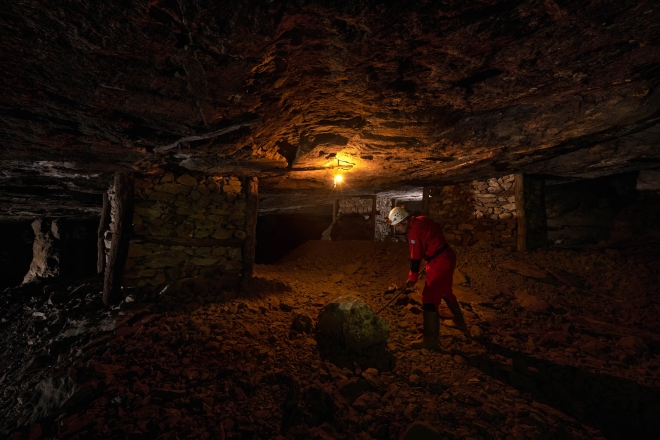 digging dip at 80 mine