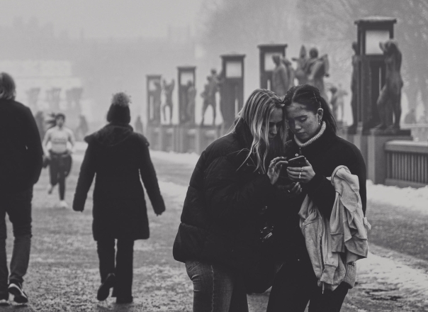 girls at Frogner park